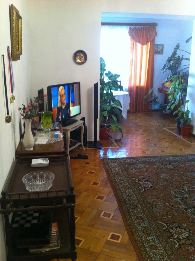 Homestay On Akademika Sakharova Sukhumi Luaran gambar