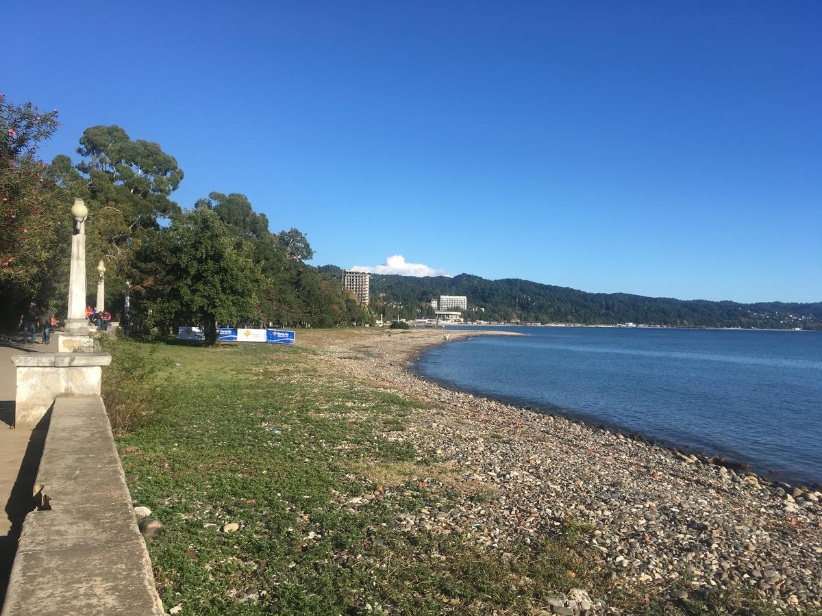 Homestay On Akademika Sakharova Sukhumi Luaran gambar