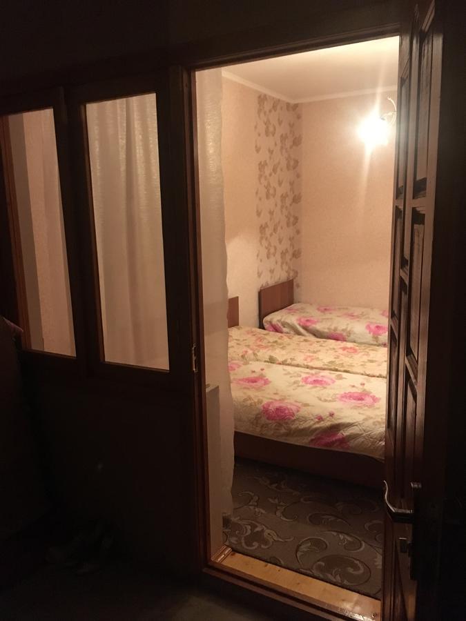 Homestay On Akademika Sakharova Sukhumi Luaran gambar