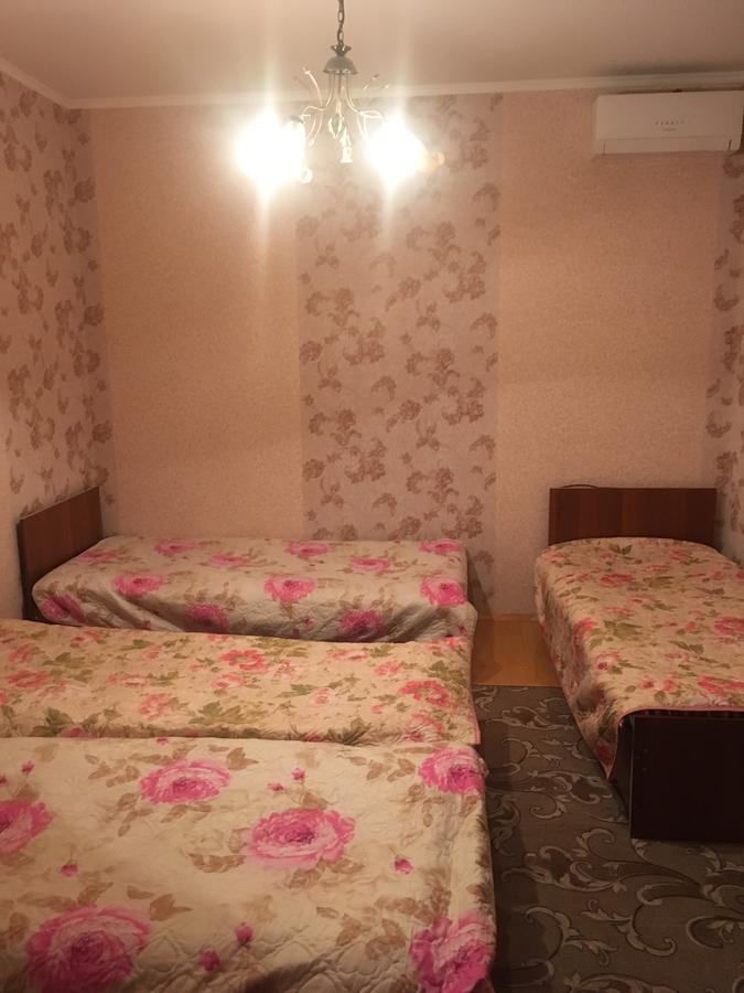 Homestay On Akademika Sakharova Sukhumi Luaran gambar